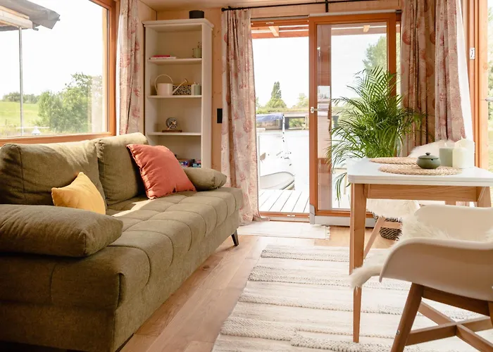 Botel Tiny-hausboot Irene Mit Kamin Und Dachterrassenlounge